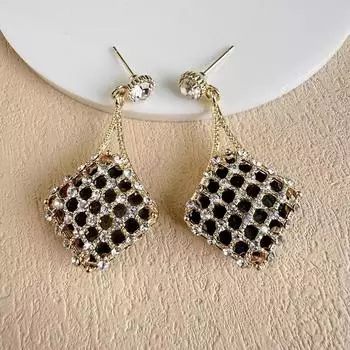 Высококачественные металлические полые ромбовидные серьги-гвоздики, модные универсальные серьги-тренды темперамента, нишевый дизайн, легкие, роскошные, женские