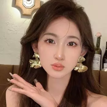 Высококачественные персонализированные серьги Ginkgo Biloba, модный нишевый дизайн, темпераментные металлические серьги-гвоздики, ювелирные серьги