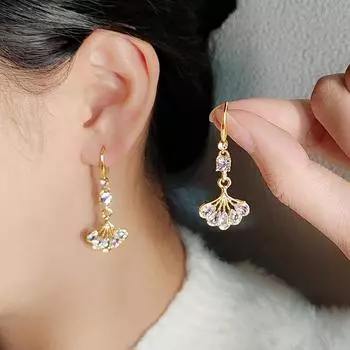 Высококачественные полые веерообразные серьги с бриллиантами, простой и универсальный дизайн, золотые серьги-гвоздики, аксессуары для женщин