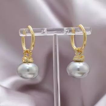 Высококачественные серьги, темпераментные серьги с жемчугом, модная элегантность, изысканные и высококачественные женские застежки-пряжки 18K серый