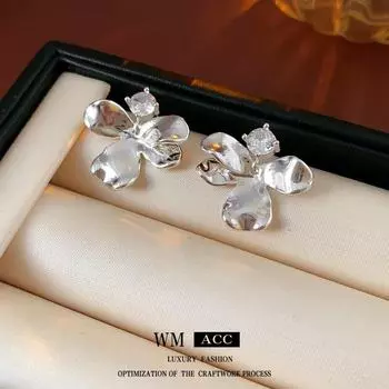 «Высококачественные серебряные серьги-цветы с цирконием»: Элегантный и универсальный, модный дизайн с шикарным холодным стилем. silver needle серебряный