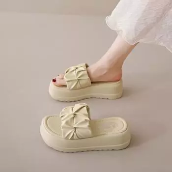 Высококачественные тапочки на толстой подошве для женщин, которые можно носить летом 2024 года, новые нескользящие, усиливающие модный взрыв, кексы, одно слово, драг 35