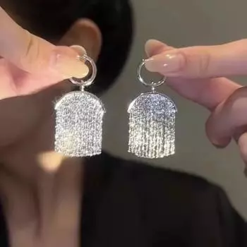 Высококачественные женские длинные темпераментные серьги с двумя бахромой и пряжкой для ушей, нишевый дизайн