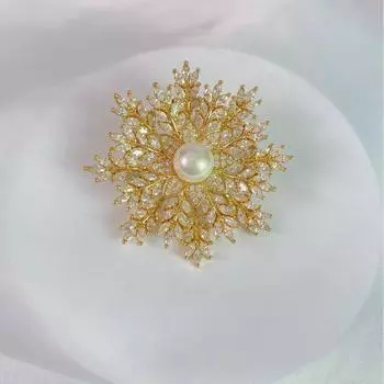 Высококачественный корсаж из циркония, инкрустированный бриллиантами, натуральный пресноводный жемчуг, снежинка, брошь, темпераментный кардиган, пряжка, булавка, аксессуары для женского платья золотой