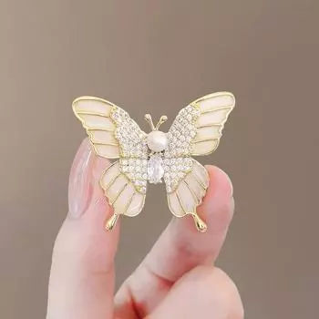 Высококлассная и изысканная брошь-бабочка с жемчугом и бриллиантами, женственный и нишевый дизайн корсажа для костюма