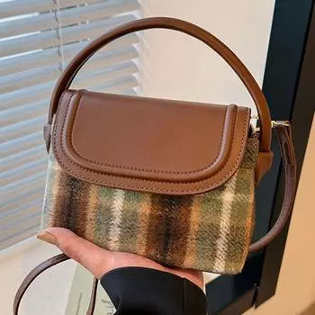 Высококлассная и нишевая модная клетчатая лоскутная сумка для переноски под мышками для женской сумки, новинка 2023 года, зимняя сумка на одно плечо с диагональной перекладиной