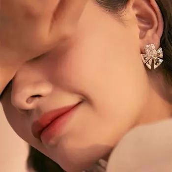 Высококлассные, сладкие квадратные алмазные серьги из циркона, простые и роскошные разносторонние серьги с темпераментом