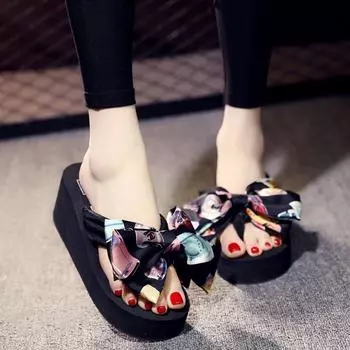 Высота каблука 6 см. Женские летние модные пляжные шлепанцы с бантом. Шлепанцы на платформе. 35