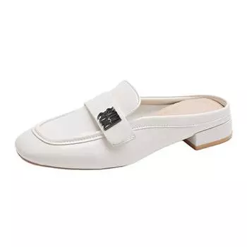 Wear a pedal bag head outside, new glossy small leather shoes, low heels. 36