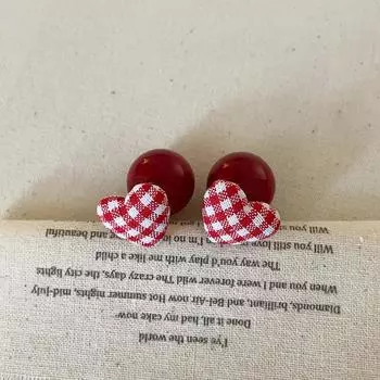 Носите красно-белую клетчатую ткань до и после, серьги-гвоздики Love Ball, женские нишевые нежные и модные универсальные серьги
