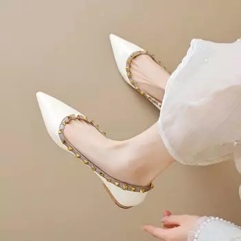 Weiwei girl 2025-32 Французский темперамент остроносые одинарные туфли женские плоские с неглубокими заклепками ночной ветер мягкая подошва женские туфли 35 телесный