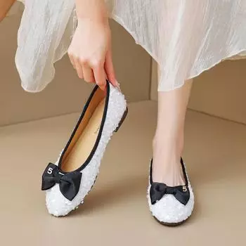 Weiwei girl 2025-6 round head single shoes women s flat bottom shallow mouth rhinestone bow grandma shoes fairy wind soft sole 35 серебряный