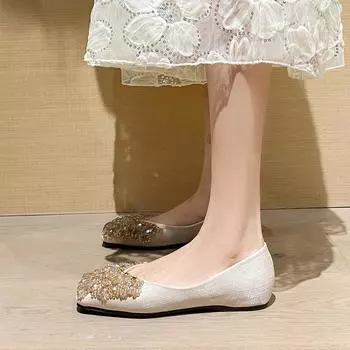 Weiwei girl 699-1 single shoe women s flat bottom square head 2024 new one-pedal shallow mouth rhinestone beanie shoes soft sole 35 чёрный