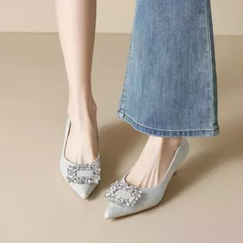 Weiwei girl 739-6 pointed single shoes women s shallow mouth rhinestone high heels are not tired of feet temperament thin heel crystal wedding shoes 34 серебряный