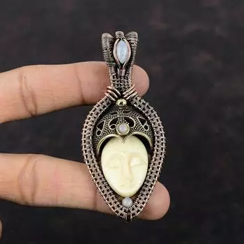 Белый резной костяной кулон с лицом, обернутый медной проволокой, драгоценный камень, кулон с радужным лунным камнем, кулон ручной работы из медной проволоки, подарок для мамы