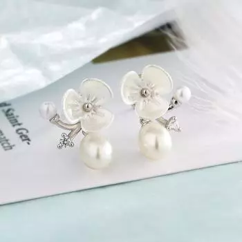White Imitation Pearl Flower Stud Earrings Autumn Spring Forest Sweet Earrings Women S Flash Diamond Petal Bead Temperament Earrings Copper (with ear plugs)