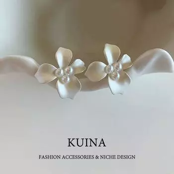 White Pearl Flower Earrings Sterling Silver Needle 2025 New Arrival Petal Earrings for Women Fancy Accessible Luxury Niche Ear Jewelry Image color