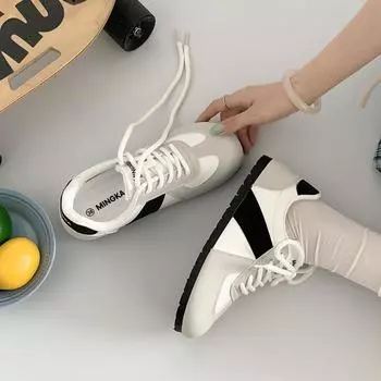White retro versatile commuter flat-bottomed women s 2025 new summer lightweight soft-soled Forrest Gump sports shoes 35
