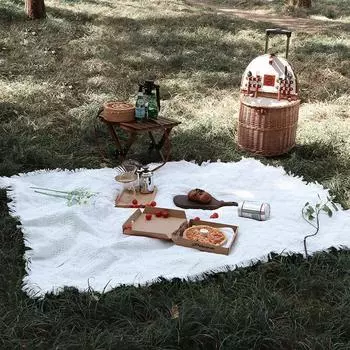 White Sofa Blankets Outdoor Travel Camping Picnic Mat Portable Air Conditioning Blanket with Tassel Bed Cover Home Decoration 90X90cm