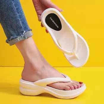 Белые шлепанцы на толстой танкетке для женщин, летние сандалии Eva Clip Toe Platform, женские модные нескользящие пляжные тапочки 35-36
