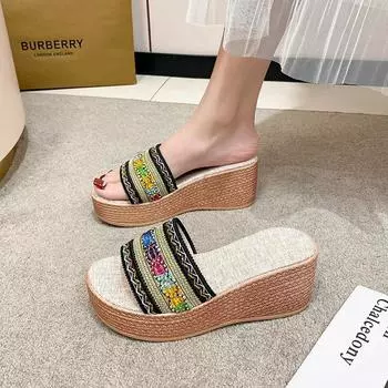 Wind color webbing one character fashion 2025 summer slope heel large size women s beach cool slippers 34 чёрный