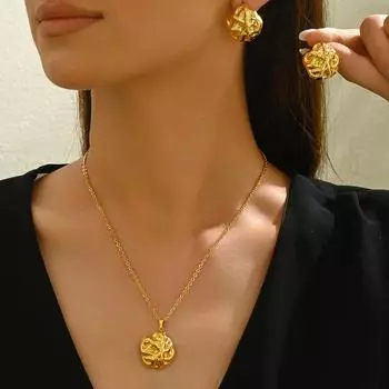 Wind Ladies Necklace Geometric Set Personalized Folded Metal Design Earrings Versatile Premium Jewelry