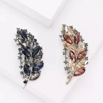 Wind Trend Leaf Brooch Versatile Temperament Alloy Diamond Corsage бордовый