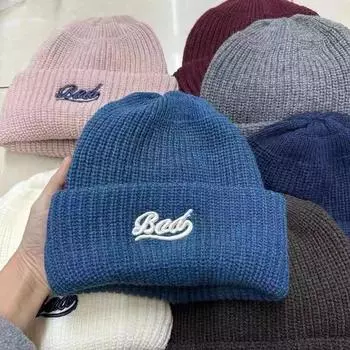 Winter embroidered pig wool hat trendy brand street hat women s versatile warm ear protection knitted hat showing face small cold hat M56-58cm чёрный