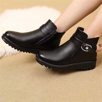 Winter mother shoes cotton shoes thickened velvet warm non-slip soft sole middle-aged and elderly snow boots short boots flat elderly shoes women 35 чёрный