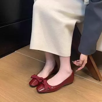 внутренняя высота увеличивается лакированная кожа бант неглубокий нос квадратная головка одиночные туфли женские 2025 новые туфли пригородные простые мягкая подошва женские туфли 35 жёлтый
