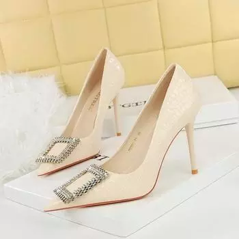 Women 10cm High Heels Pumps Pointed Toe Metal Buckle Heels Lady Serpentine Glossy Patent Leather Wedding Event Green Nude Shoes 35