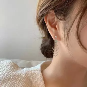 Women Drop Earrings Three-layer Shiny Rhinestone Rhombus Shape Hanging Earrings Female Accessory серебряный