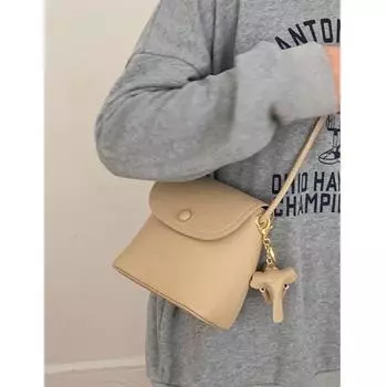 Women s Bag Niche Style Retro Fall and Winter Super Hot Crossbody Bag Milk tea color