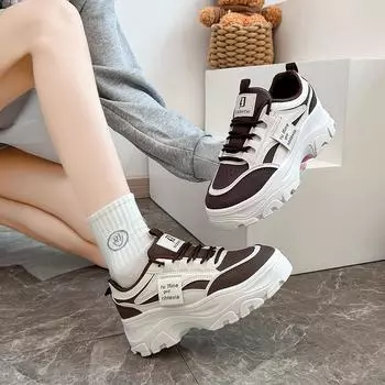 Женские кроссовки для увеличения внутренней высоты на весну и осень, соответствующие цвета, для спортивных пробежек, вулканизированная женская обувь 35
