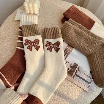 Women s Knit Polyester Fuzzy Socks, 4 Pairs - Geometric Pattern, Bow Detail, 95% Polyester 5% Elastane, Thick Plush Warm Crew Socks One-size