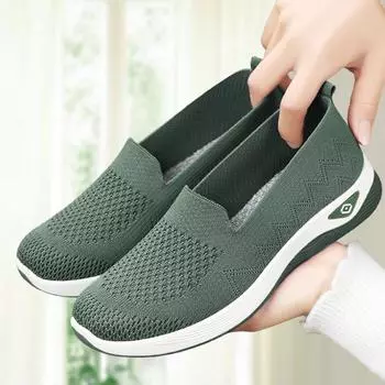 Women s shoes new fly-woven breathable casual shoes one-pedal mother shoes old Beijing cloth shoes flat-soled versatile single shoes 36