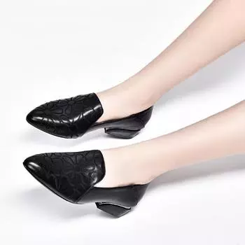 Women s shoes spring new pointed single shoes first layer cowhide embroidered flat shoes wear two shoes 35
