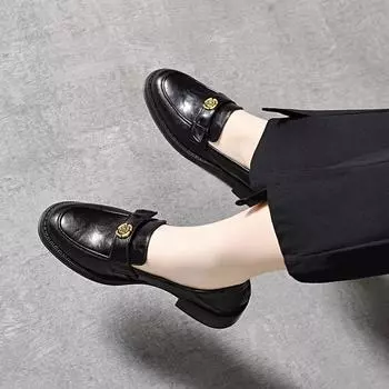 Women s spring new flat-soled small leather shoes college wind round head flower shallow mouth women s single shoes 34
