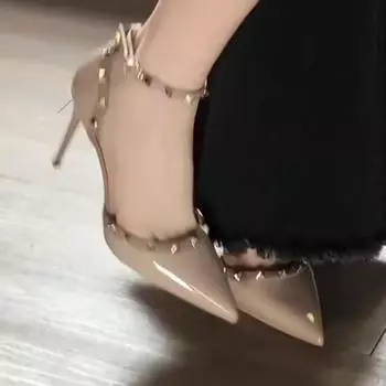 Women s stiletto hollow pointed head with dress one-word buckle with bag head sandals 2025 new nude rivet high heels 34