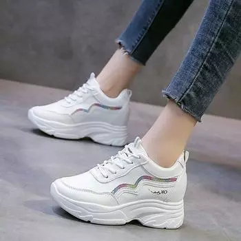 Женская повседневная обувь на толстой подошве, резиновая платформа из искусственной кожи, модная спортивная обувь, женская обувь из разноцветного верха из искусственной кожи белого цвета, оптовая продажа 35