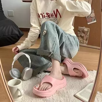 Women s thick soled sandals women s flip flops EVA high heels sandals women s fashionable beach slippers 35-36