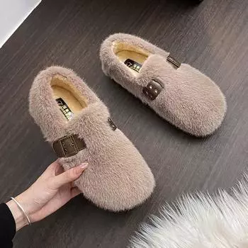 Women with one foot of fluffy shoes wear new velvet warm Doudou shoes in winter, comfortable lazy soft sole large size cotton shoes women 33