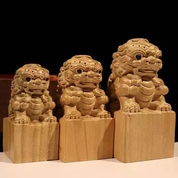 Wood Carving Decor Ornaments Chinese Lion King Figurines Lion Statue Table Decor Art Crafts Handmade Home Lucky Mascot