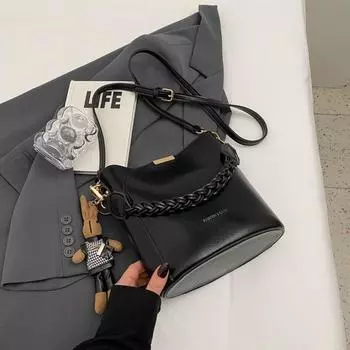 Woodpecker Retro Special-Interest Design Bag Women s 2024 New Arrival Classy Versatile High Quality Crossbody Bag Best Selling Satchel Black delivery pendant