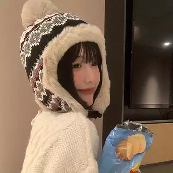 Wool hat for women, small face in winter, thickened warm plush hat for riding, cold-proof knitted ear protection hat чёрный