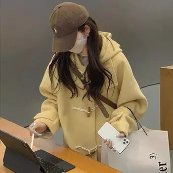 Шерстяное пальто женское 2024 новое желтое пальто с роговой пряжкой осенне-зимнее утолщенное маленькое корейское нежное пальто-тренчкот S