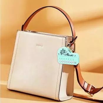 Working Finger Piano Interactive Keychain ABS Bag Hanging Cute Piano Keyring Women red-transparent