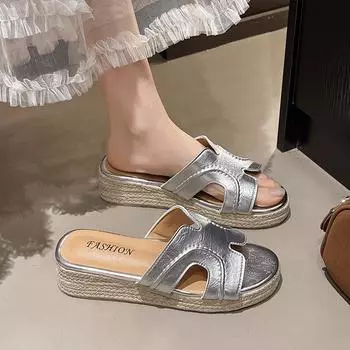 Woven thick-soled slippers for women to wear new with skirts, fashionable silver wedge heels, cool slippers for going out 35