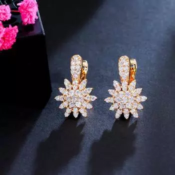WWJ модные золотые серьги с крошечными циркониевыми цветами, женские ювелирные изделия золотой