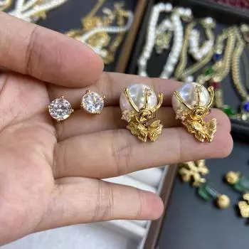 Xiaohongshu new S925 silver needle fashion pearl butterfly stud earrings for women, multi-wear earrings, light luxury zircon earrings.